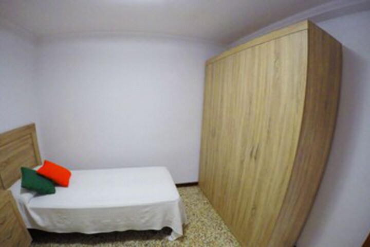 Room 10 of 23