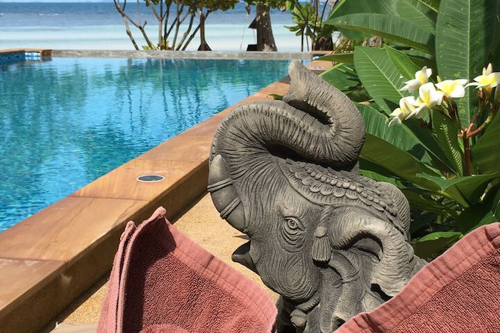 Hotel Pool