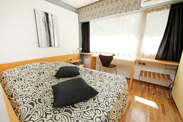 Room 7 of 44