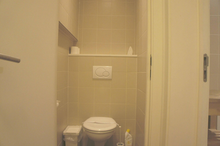Room 9 of 10