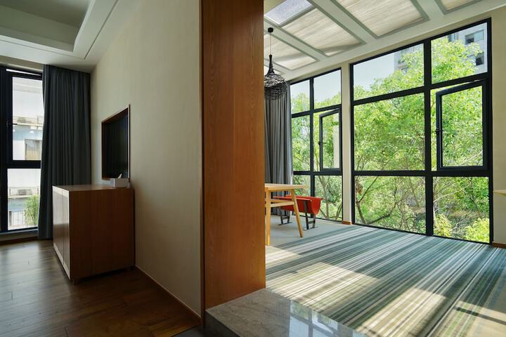 Room 21 of 45