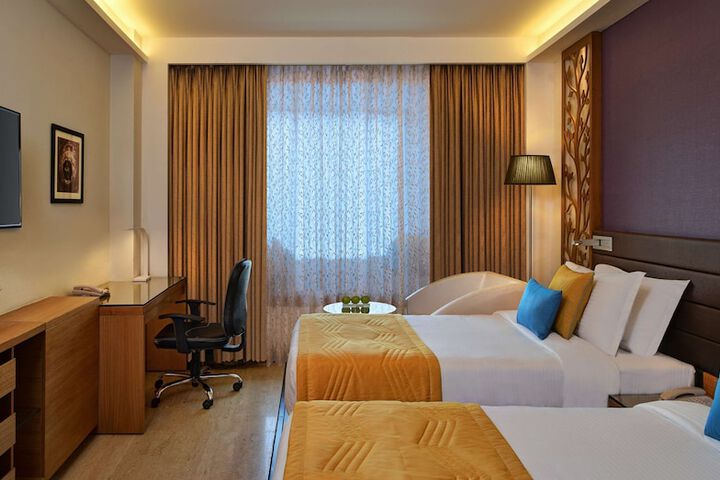 Room 7 of 26