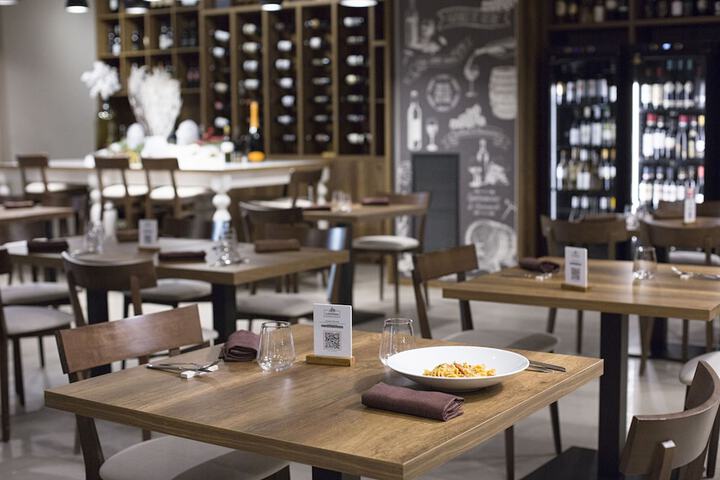 Dining 79 of 155