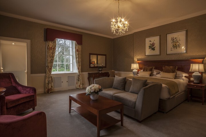 Room 3 of 44