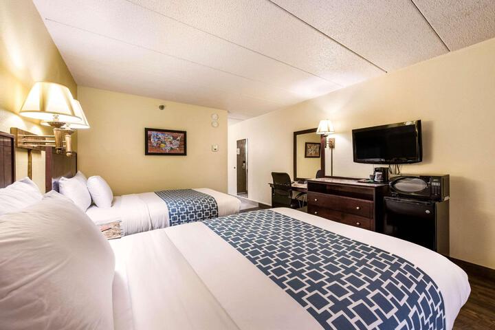 2 Double Beds (1 of 6)