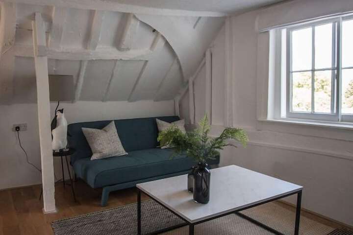 Room 3 of 16