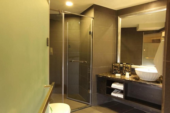 Room 52 of 62
