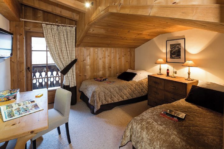 Room 47 of 90