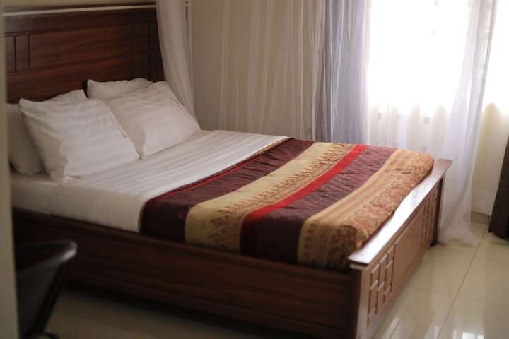 Room 7 of 20