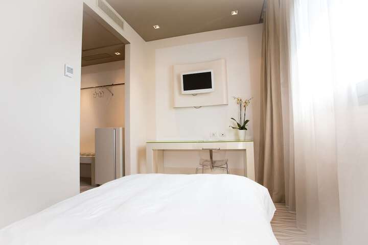Room 7 of 67