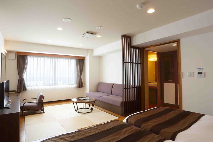 Room 10 of 144