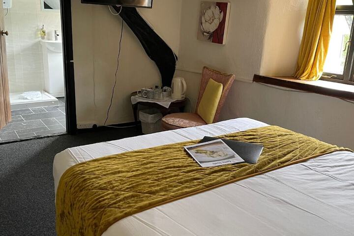 Room 9 of 52