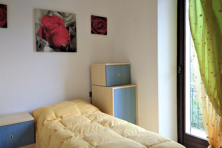 Room 2 of 21