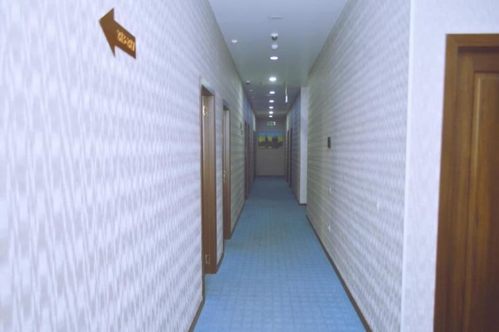 Ballroom/Hall 32 of 33