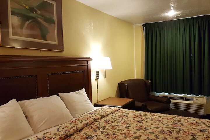 Standard | King Bed (12 of 12)