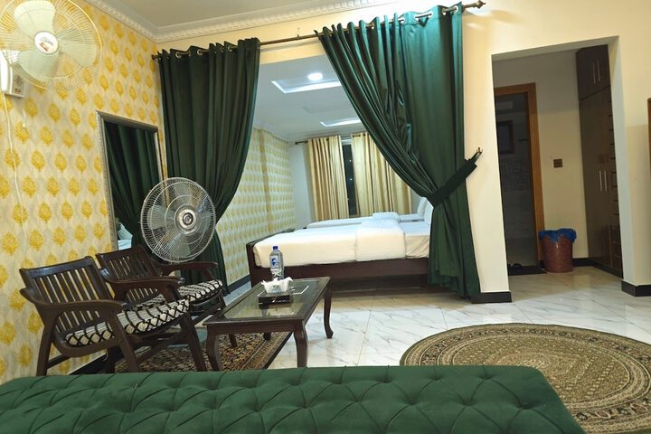 Room 40 of 87