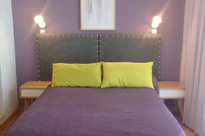 Room 4 of 17