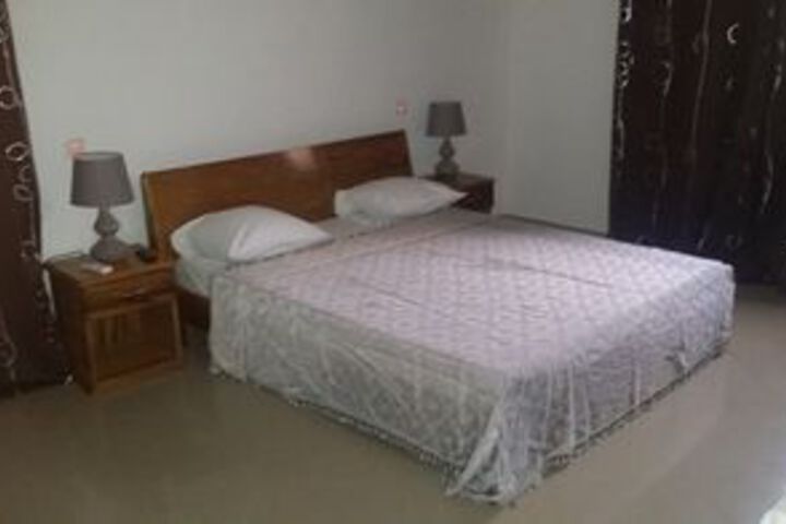 Room 3 of 10