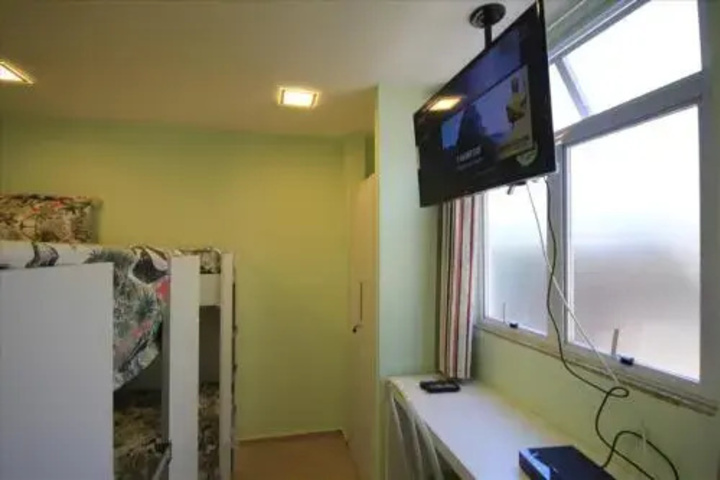Room 5 of 10