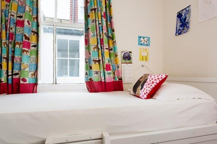Room 3 of 6