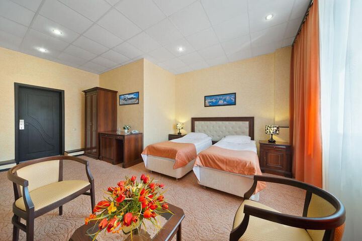 Room 12 of 36