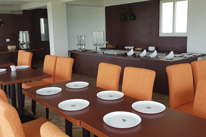 Dining 62 of 71
