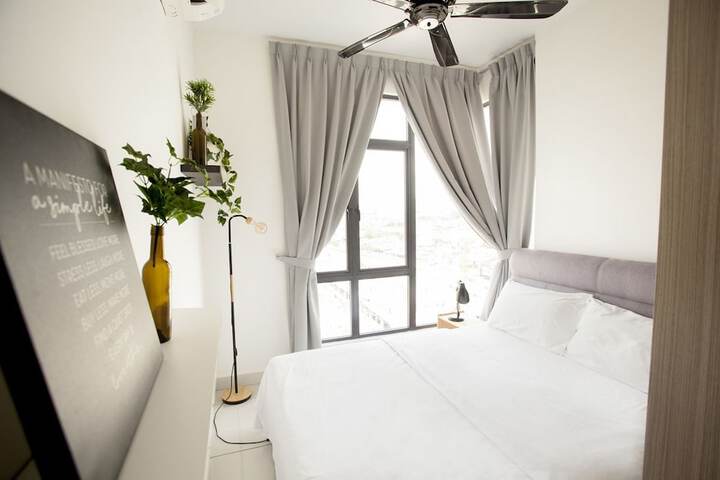 Room 8 of 96