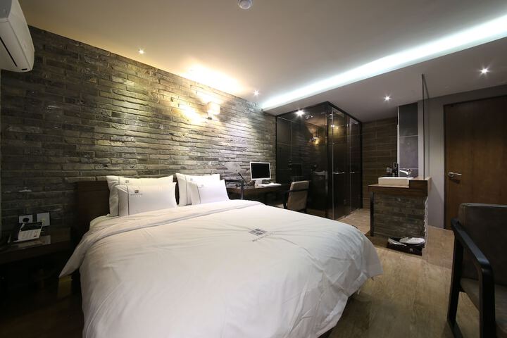 Room 14 of 70