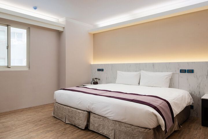 Room 34 of 92