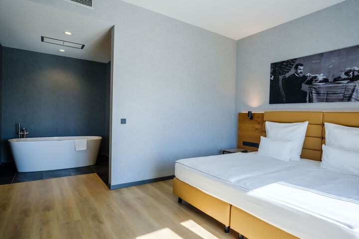 Room 26 of 112