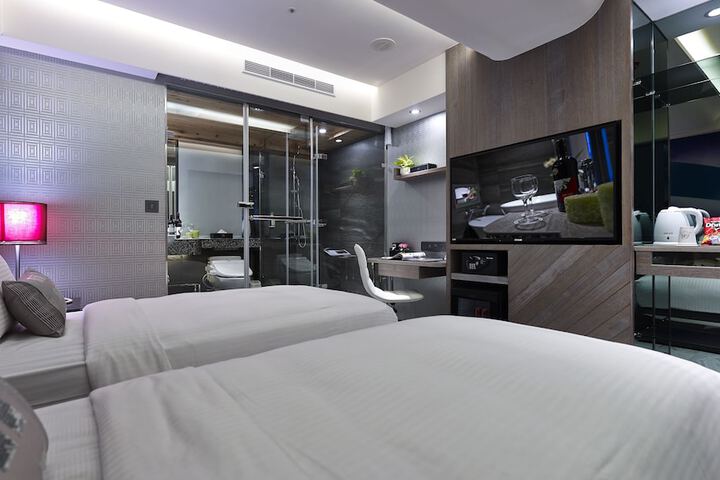 Room 10 of 55