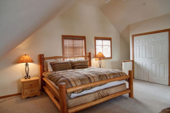 Room 10 of 18