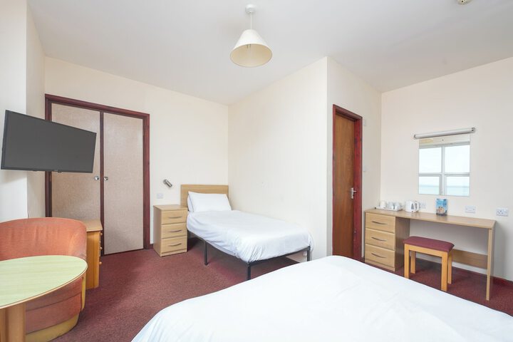 Room 17 of 34