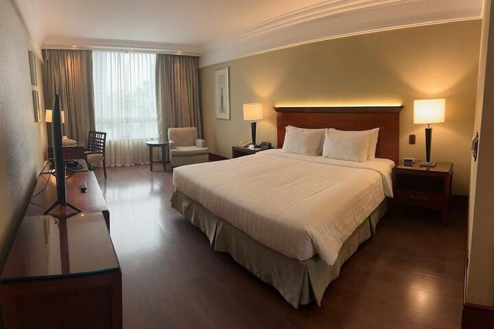 Room 9 of 38