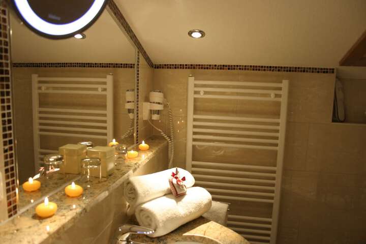 Room 43 of 63