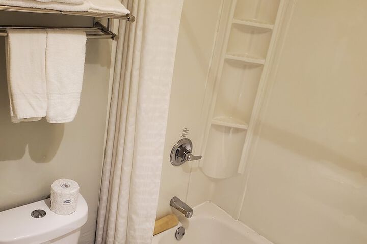 Room 20 of 33