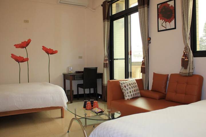 TRAVEL BIRD BED AND BREAKFAST