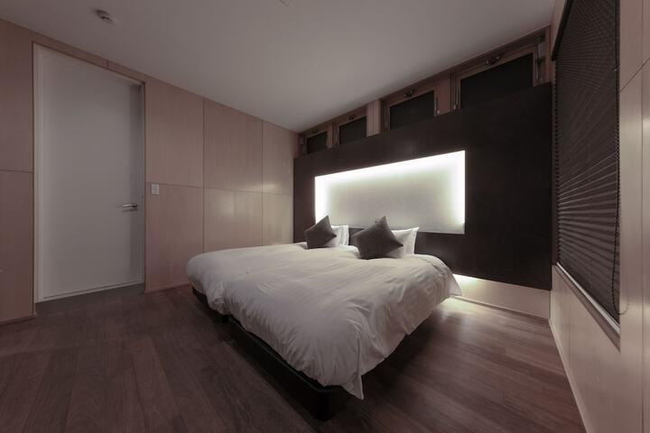 Room 11 of 110