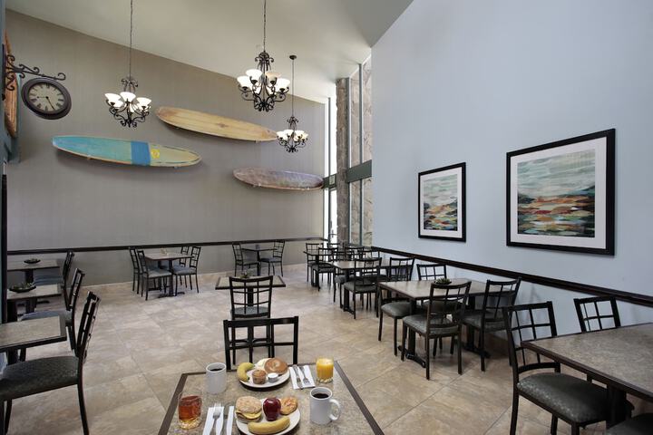 Breakfast area