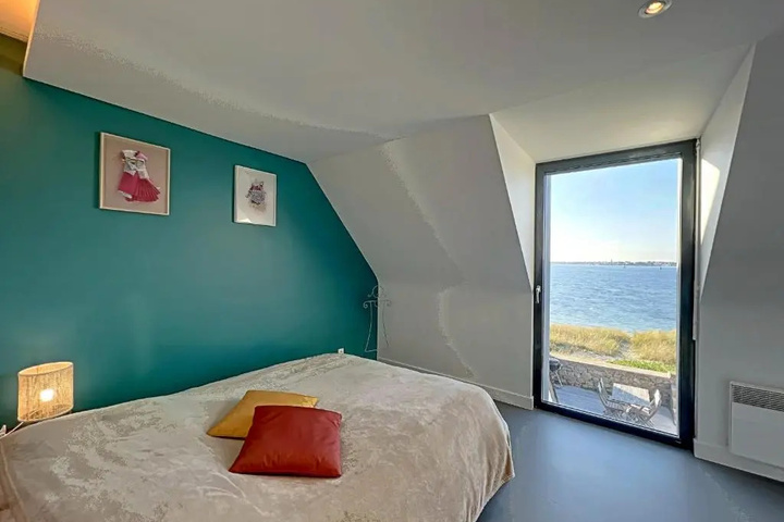 Room 2 of 13