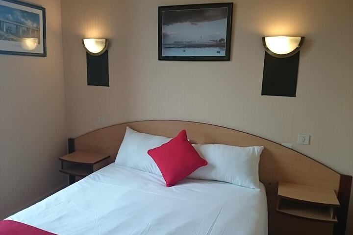 Room 13 of 24
