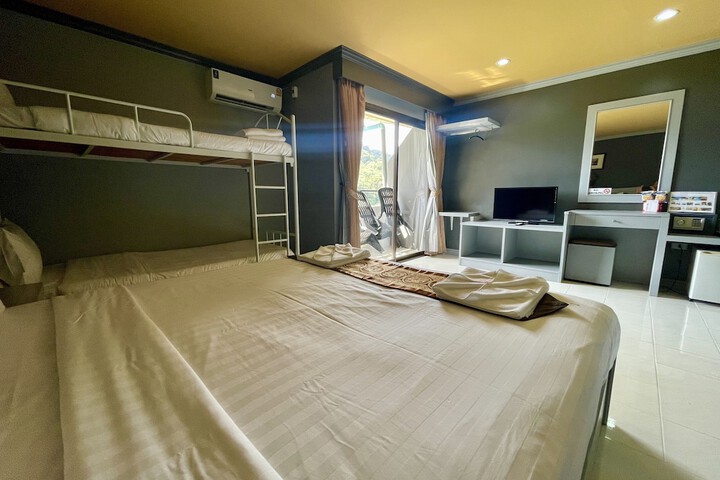 Room 17 of 47