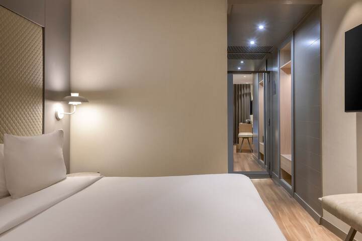 Room 11 of 49
