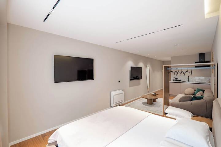 Room 31 of 132