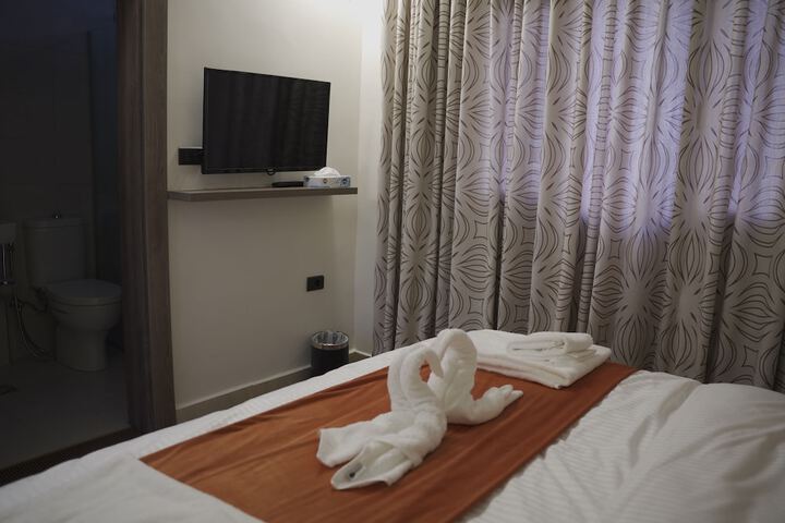 Room 5 of 23