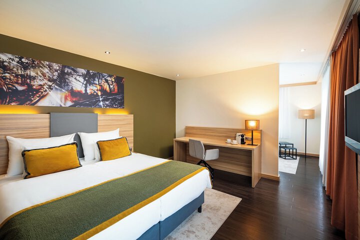 Room 8 of 31
