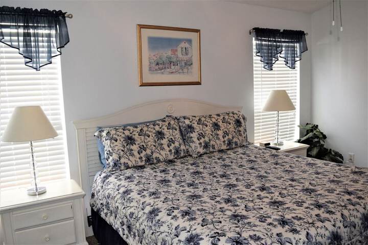 Room 2 of 20