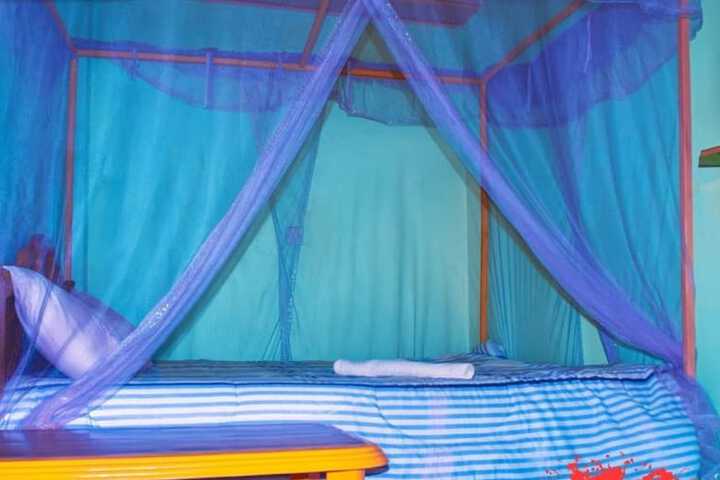 Room 2 of 9