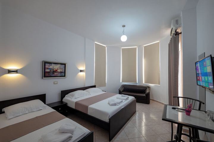 Room 10 of 96