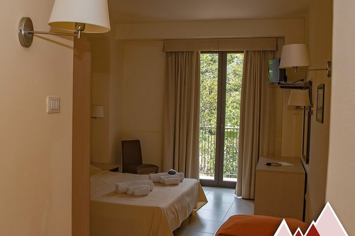 Room 8 of 62